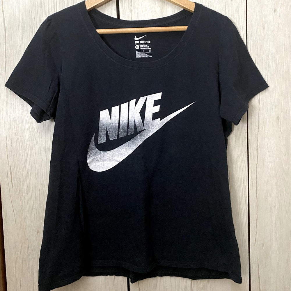 Nike top
